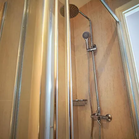 Helena's Dream Home, Corfu No7 글리파다