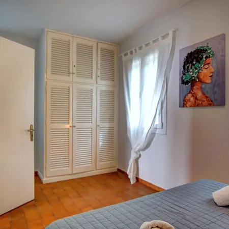 Helena's Dream Home, Corfu No7 格利法达