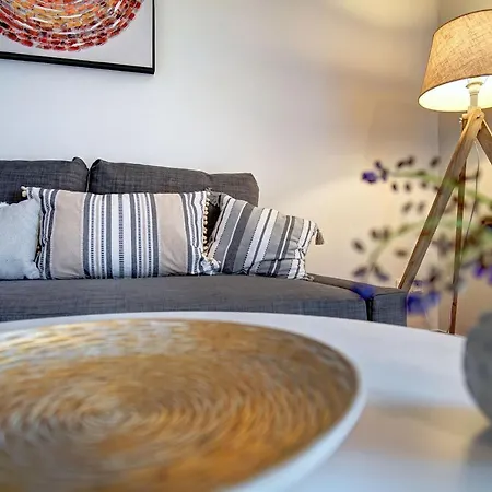 Helena's Dream Home, Corfu No7 Glifada