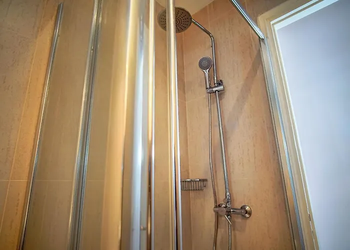 Helena's Dream Home, Corfu No7 グリファダ