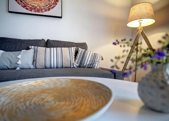 Helena's Dream Home, Corfu No7 グリファダ