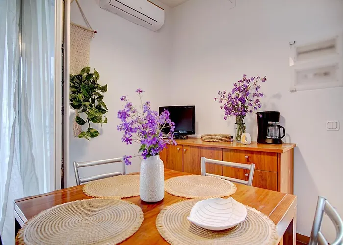 Helena's Dream Home, Corfu No7 アパート グリファダ